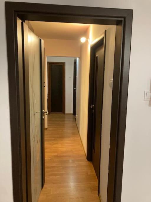 Apartament 3 Camere De Inchiriat Κραϊόβα Εξωτερικό φωτογραφία