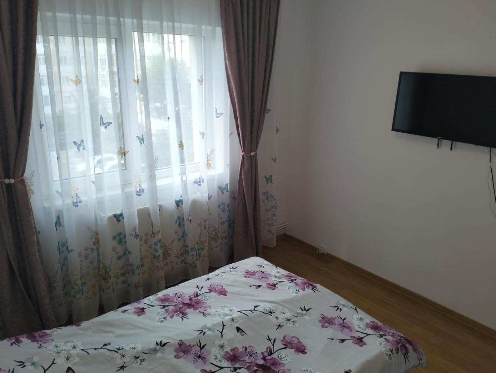Apartament 3 Camere De Inchiriat Κραϊόβα Εξωτερικό φωτογραφία